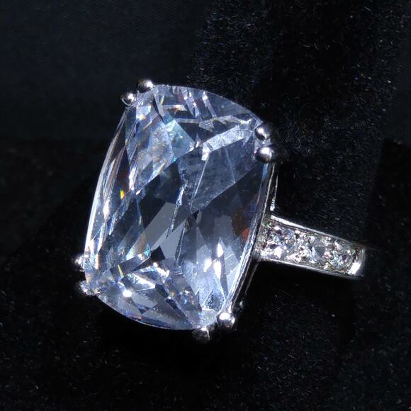 Vintage Gemstone Clear Rhinestone Ring, Emerald Cut, US 8 1/4 - Picture 10 of 10